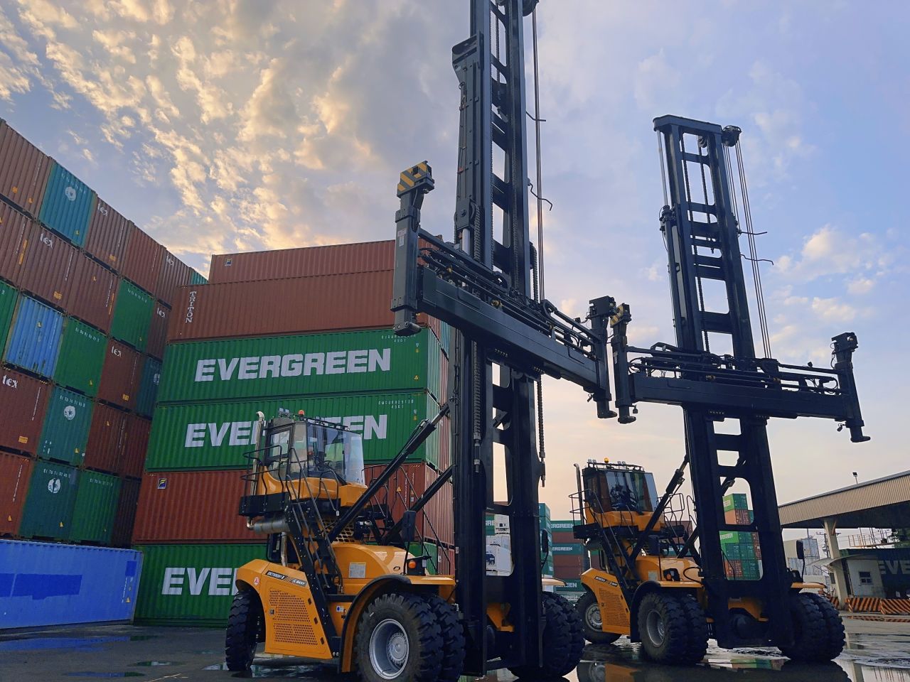 Reach Stacker SANY
